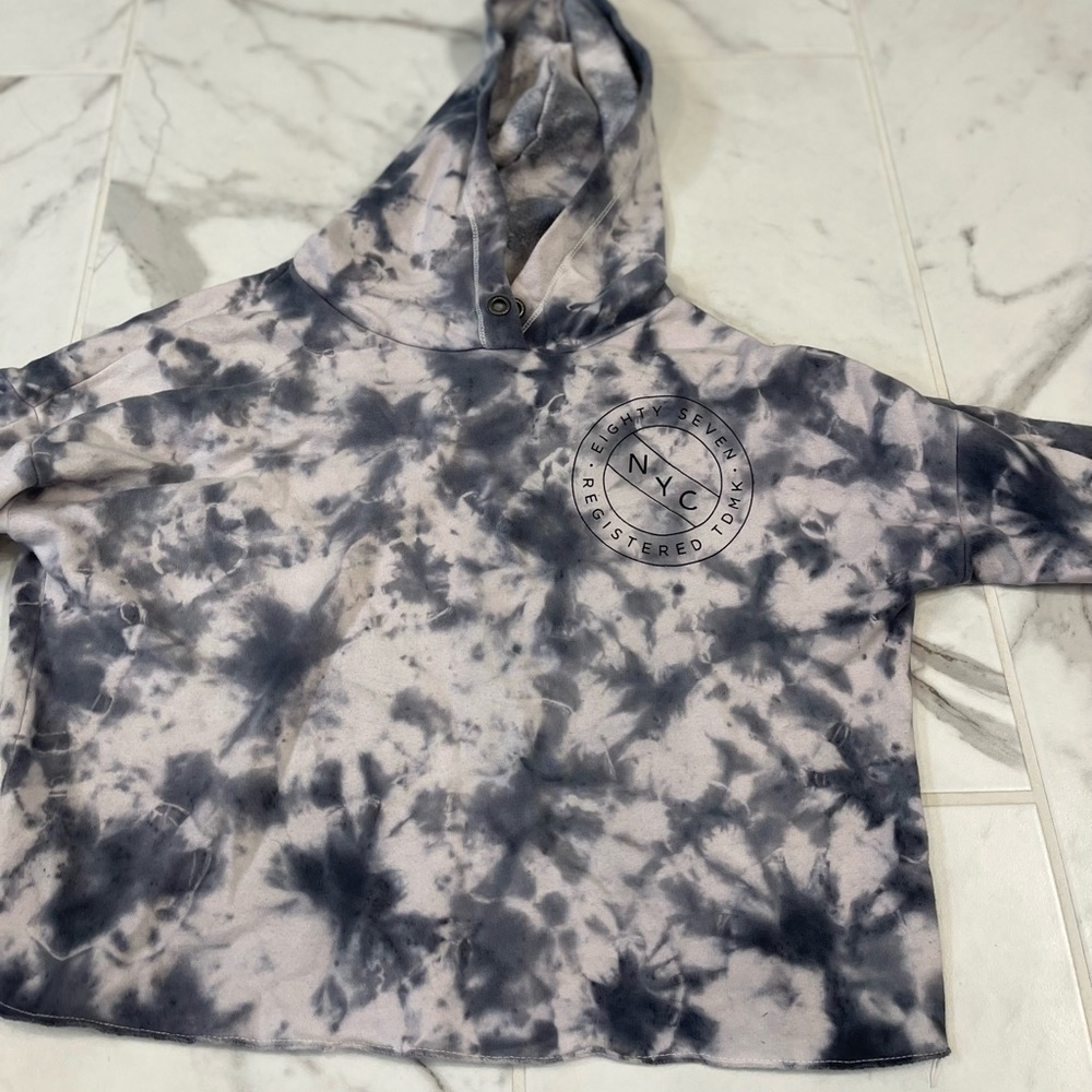 tie-dye cropped hoodie
